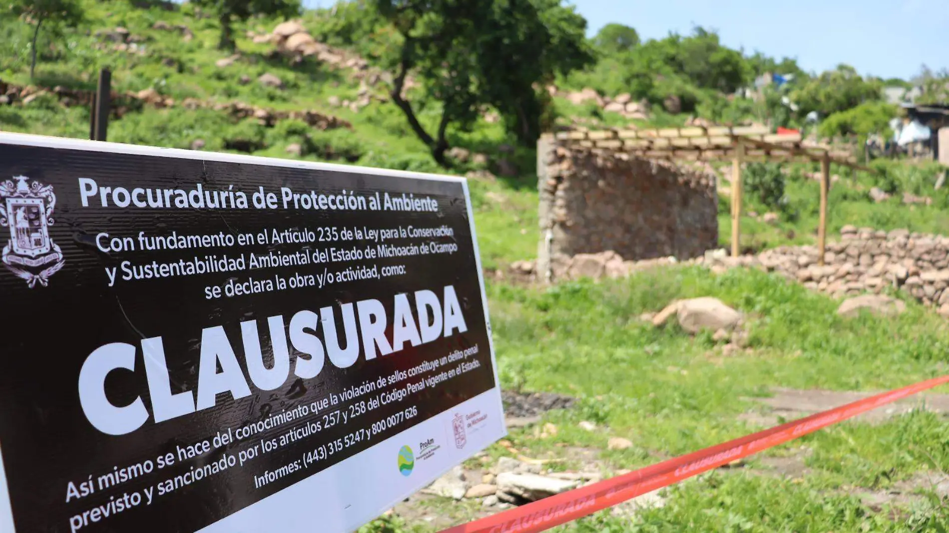 Letrero de clausura en la Zona Protegida Cerritos del Quinceo